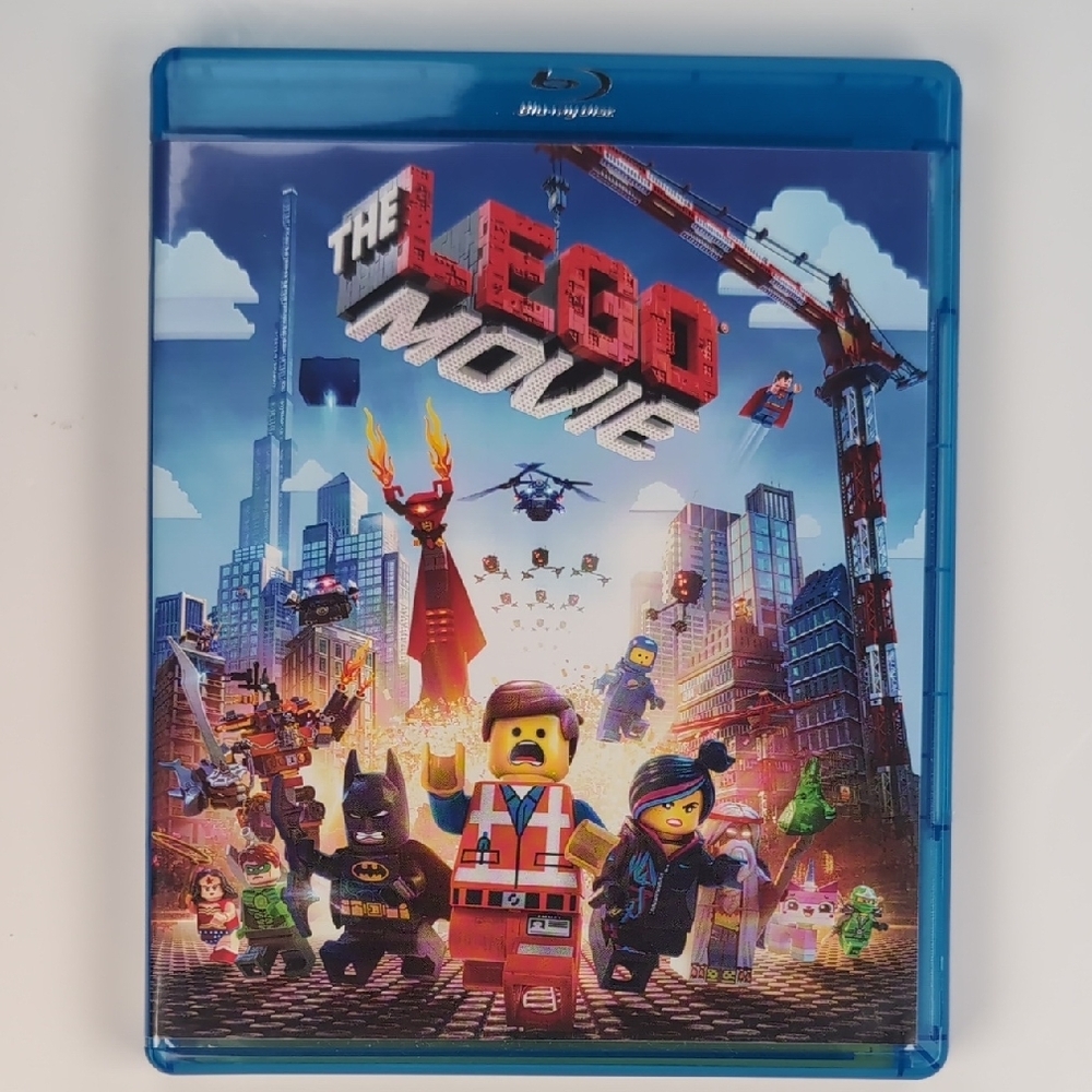 LEGO Movie Blu-ray with Colorful Cover - Picture 1 of 4